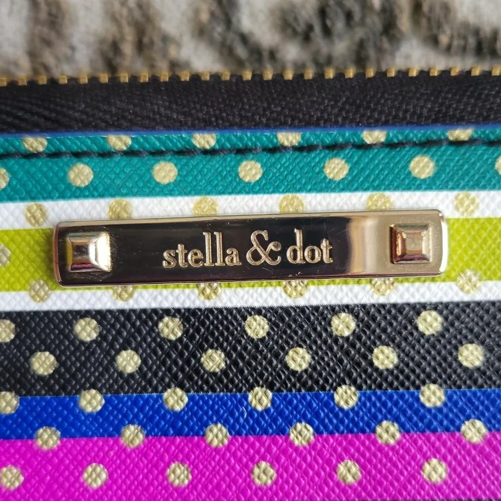 NWOT Stella & Dot "CALL ME" wristlet - Picture 2 of 8